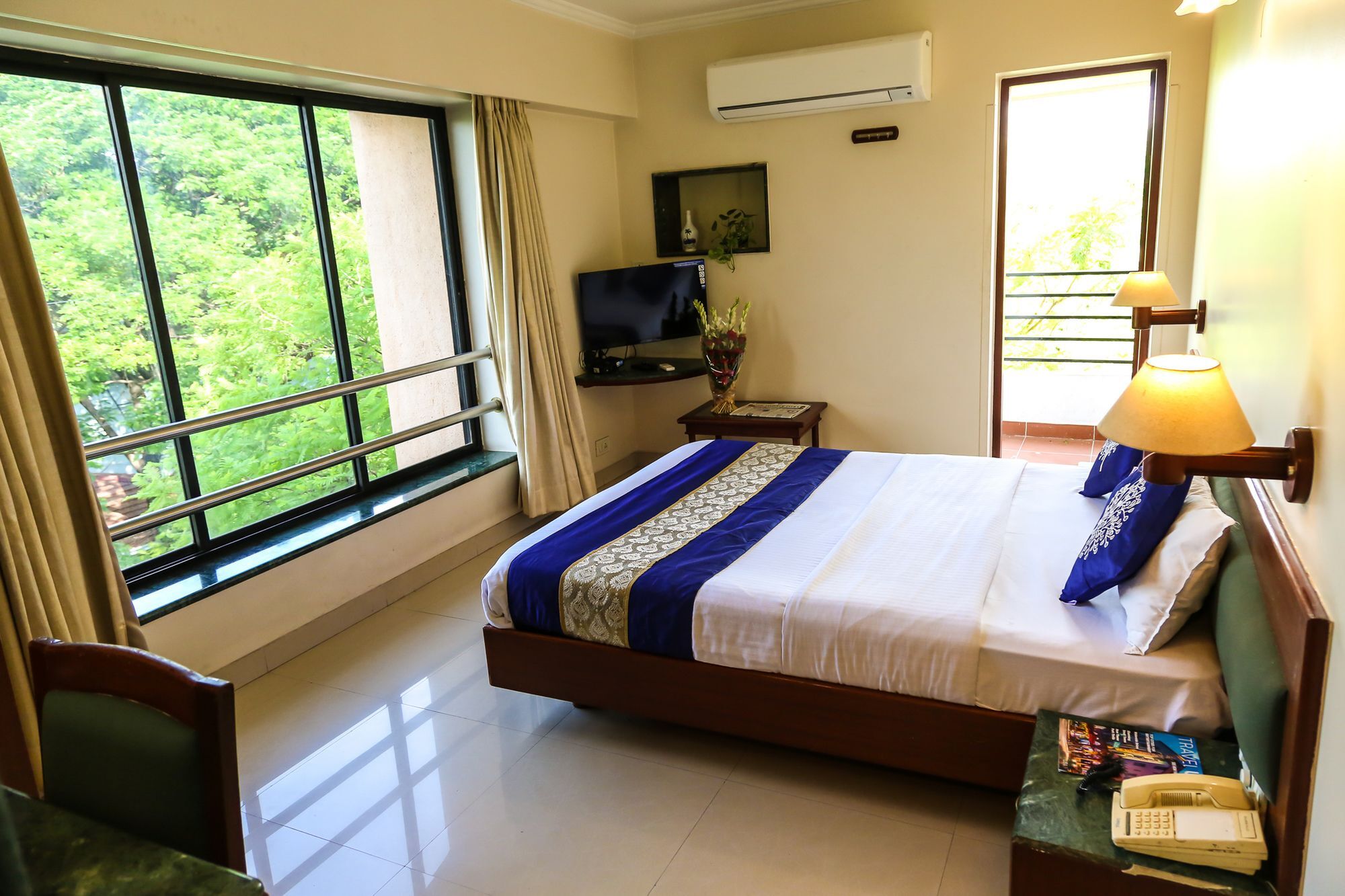 Hotel Lotus Πούνε Εξωτερικό φωτογραφία