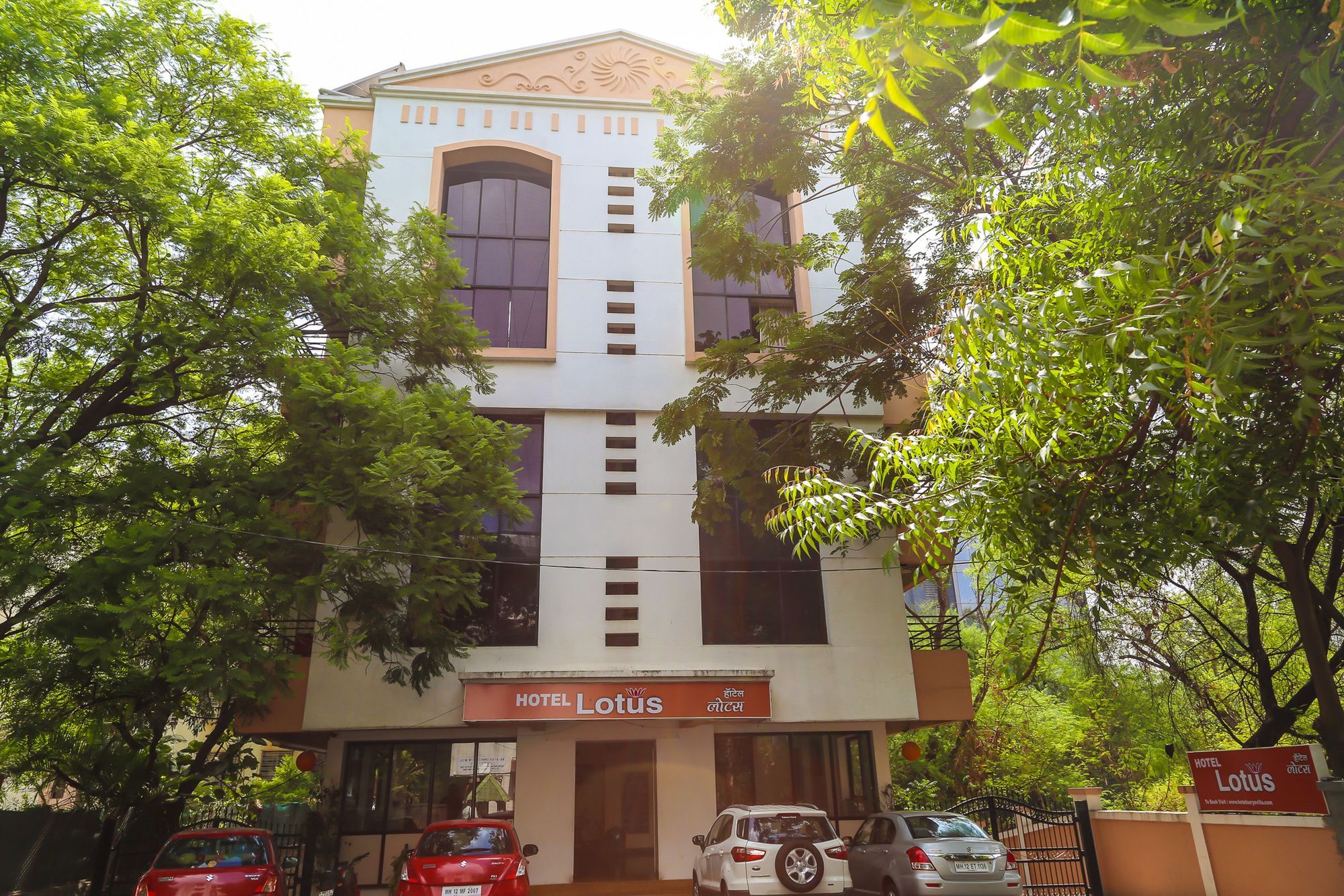 Hotel Lotus Πούνε Εξωτερικό φωτογραφία